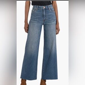 Kut from the cloth wide leg Meg cropped jeans.